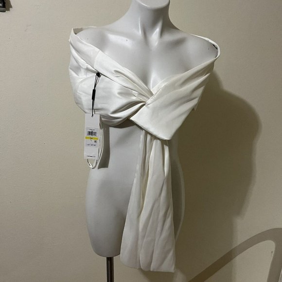Calvin Klein SATIN Pull-Through Shawl Size MEDIUM IVORY cape - Picture 5 of 6